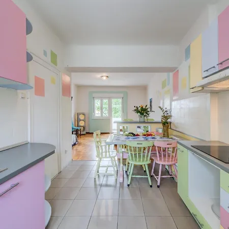 Oggy Balcony דירה