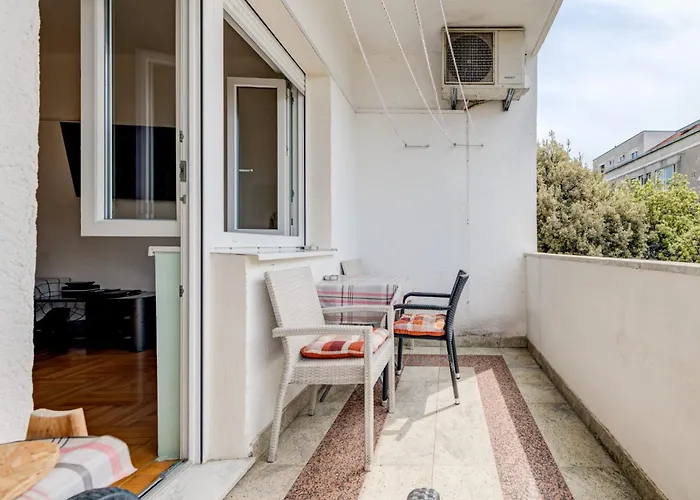 Daire Oggy Balcony Split