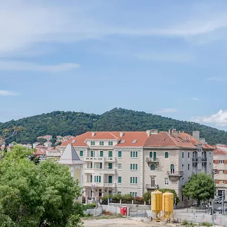 Daire Oggy Balcony Split